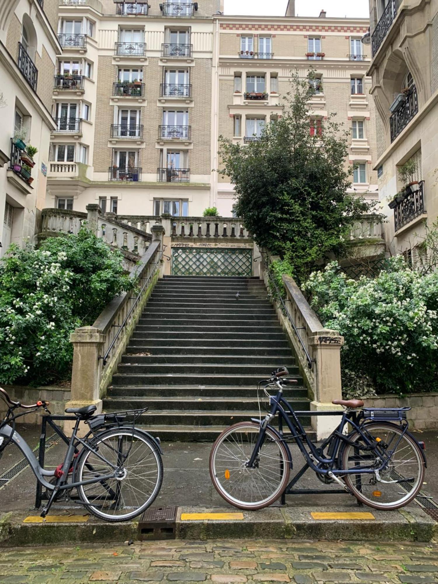 Loft Montmartre Au Pieds Des Vignes Apartment Paris Exterior photo